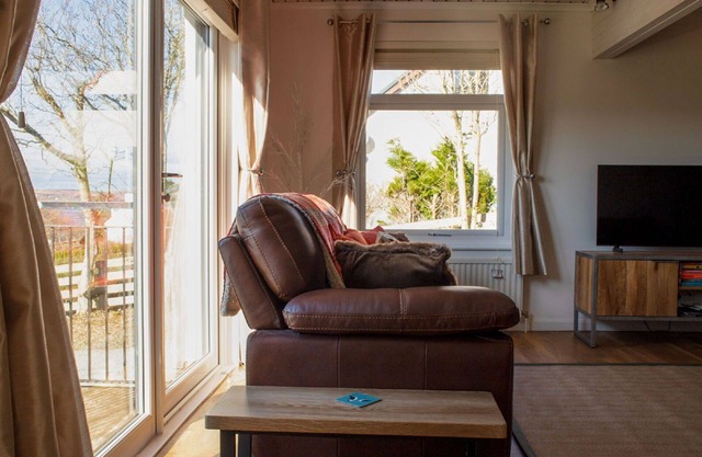 Beautiful private villa for 7 people with WIFI, TV, patio, pets allowed, panoramic view and park.