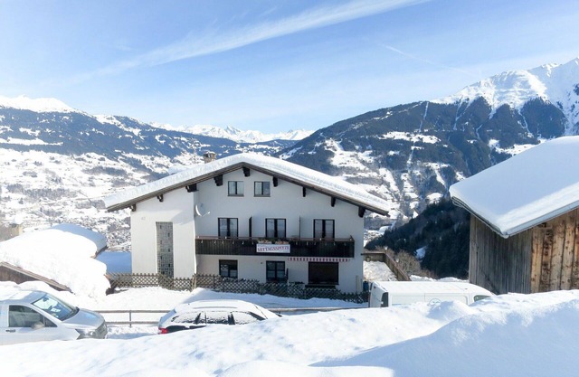 Beautiful private villa for 28 guests with WIFI, TV, terrace, pets allowed and parking