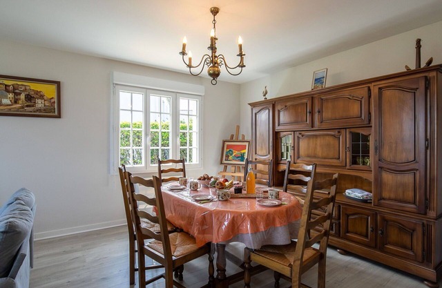 Beautiful private villa for 6 guests with TV