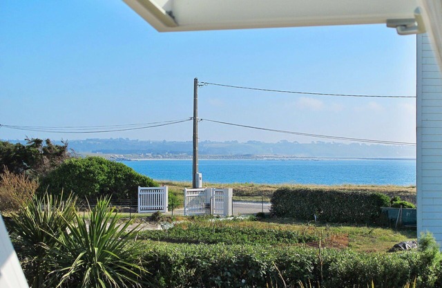 Beautiful private villa for 6 people with WIFI, TV, terrace, pets allowed and parking