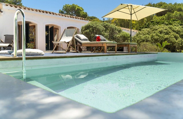 Beautiful private villa for 10 guests with WIFI, private pool, TV, patio, panoramic view and par.