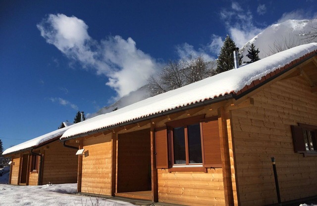 Beautiful private villa for 4 guests with WIFI, TV, balcony and parking