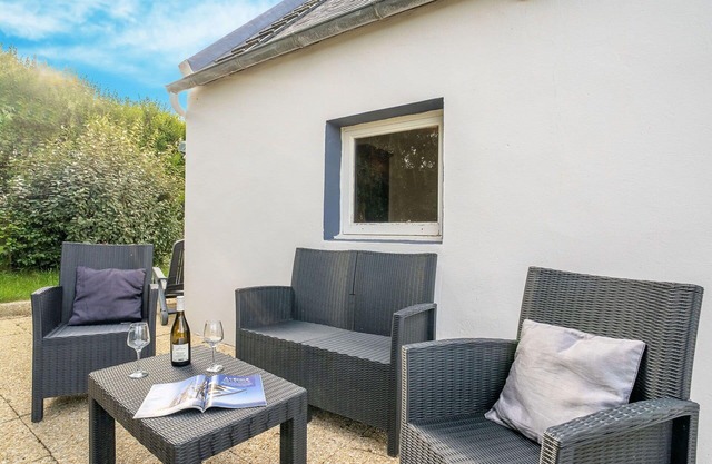 Beautiful private villa for 4 guests with TV, terrace, pets allowed and parking