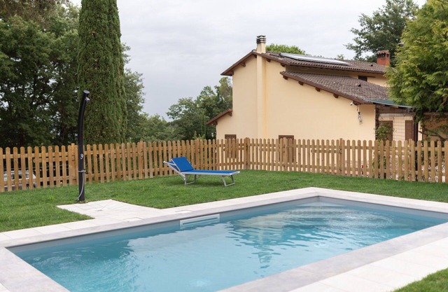 Beautiful private villa for 7 people with private pool, WIFI, TV, terrace, pets allowed and park.