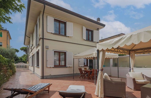 Beautiful private villa for 6 people with WIFI, TV, patio and pets allowed