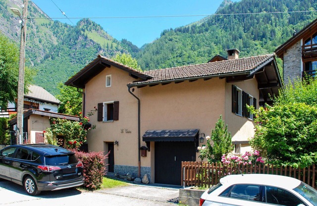 Beautiful private villa for 4 guests with WIFI, TV, patio, pets allowed and panoramic view