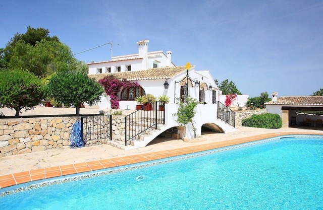 Beautiful private villa with A/C, private pool, WIFI, TV, patio, panoramic view and parking