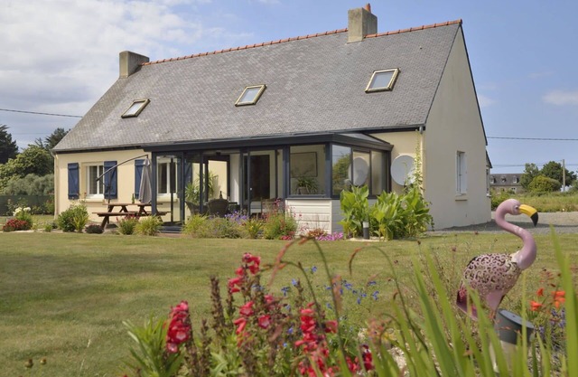 Beautiful private villa for 4 people with WIFI, TV, terrace, pets allowed and parking