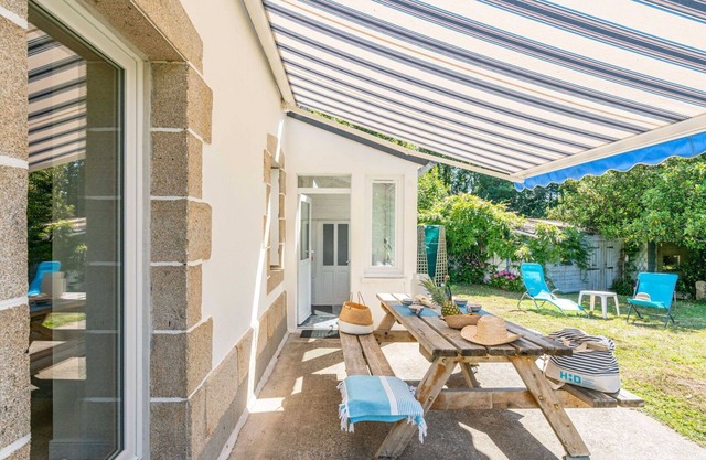 Beautiful private villa for 6 people with WIFI, TV, terrace, pets allowed and parking