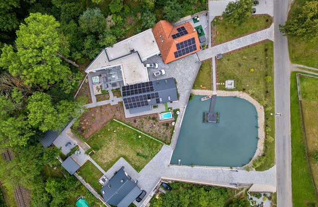 Beautiful private villa for 6 guests with WIFI, hot tub, A/C, TV, terrace, pets allowed and park.