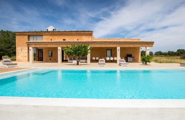 Beautiful private villa for 12 guests with A/C, WIFI, private pool, TV, patio and panoramic view