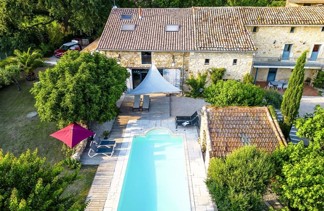 Beautiful private villa with A/C, WIFI, private pool, TV, terrace, pets allowed and parking