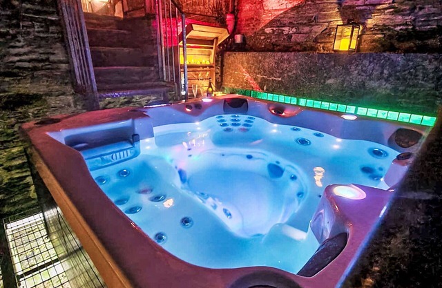 Beautiful private villa for 4 guests with WIFI, hot tub, TV, patio, pets allowed and parking