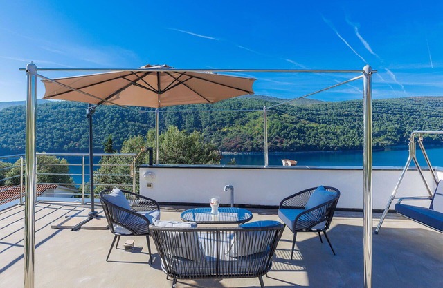 Beautiful private villa for 5 people with A/C, WIFI, TV, terrace and parking