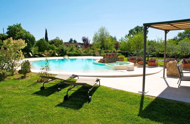 Beautiful private villa for 4 people with A/C, pool, WIFI, TV, terrace and parking