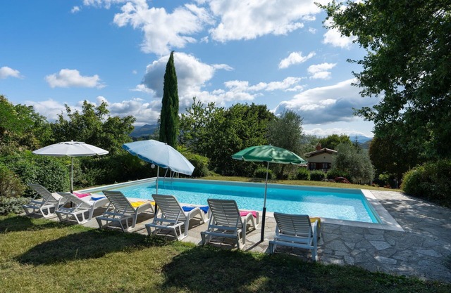 Beautiful private villa with WIFI, hot tub, private pool, TV, panoramic view and parking