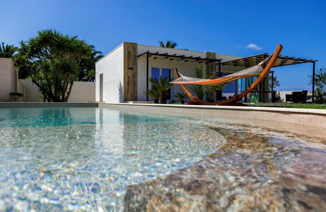 Beautiful private villa for 6 people with A/C, WIFI, private pool, patio and pets allowed