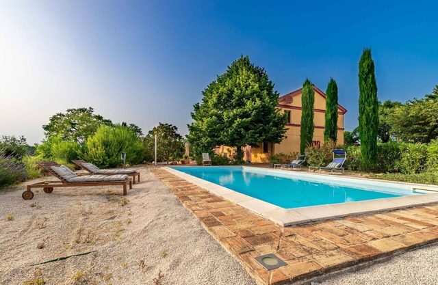 Beautiful private villa for 12 guests with WIFI, private pool, TV, panoramic view and parking