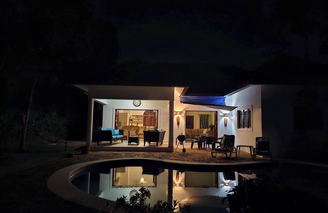 Beautiful, private villa with private pool, Newly Renovated, close to beaches.