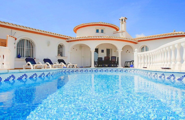 Beautiful private villa with A/C, WIFI, private pool, TV, terrace, pets allowed and panoramic view