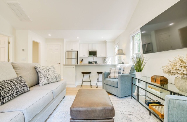 Beautiful Raleigh Cottage Rental: 5 Mi to Downtown