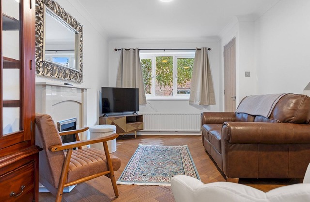 Beautiful Renovated Central Home in York with Free Parking | Pass The Keys