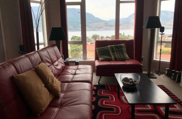 Beautiful Resort Condo-Panoramic Lake Views from 14th Floor at Sunset Waterfront Resort Sleeps 6