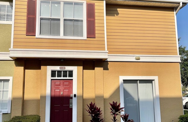 Beautiful Resort Venetian Bay Village Condo near Disney World
