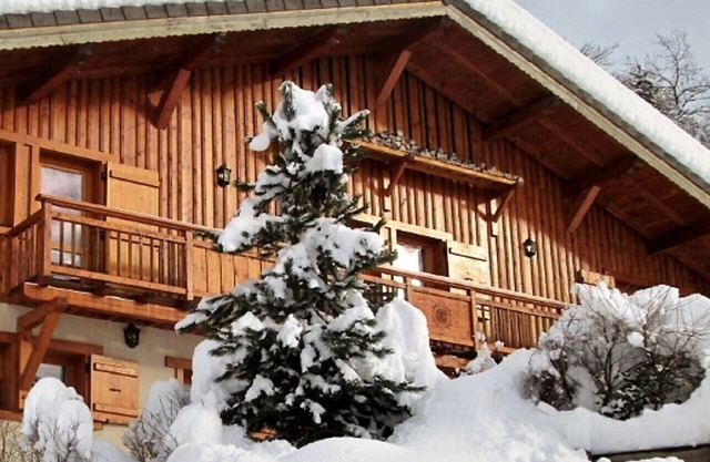 Beautiful Savoyard chalet with view
