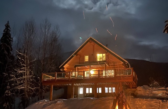 Beautiful Suite with Ski Resort & National Parks Nearby.