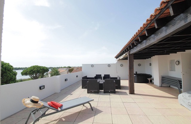 BEAUTIFUL TRIPLEX OF 145 m² + Solarium of 82 m² with view on the lake