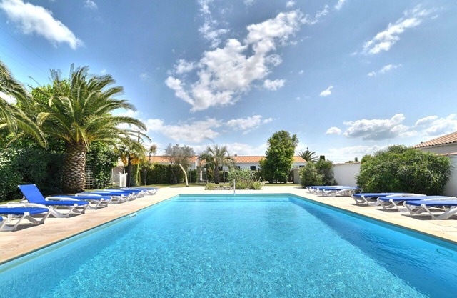 Beautiful villa for 4 guests with WIFI, pool and terrace