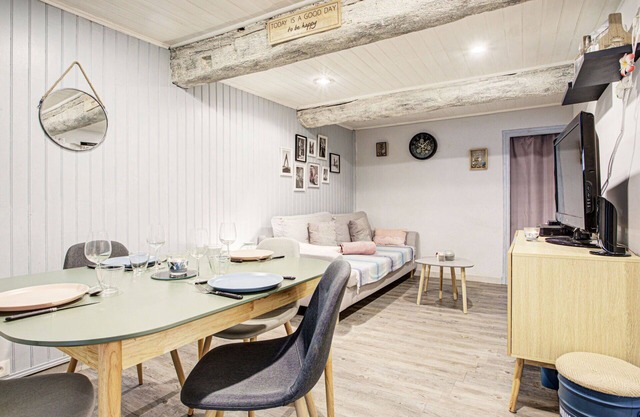 Beautiful villa for 6 people with A/C, WIFI, TV and parking