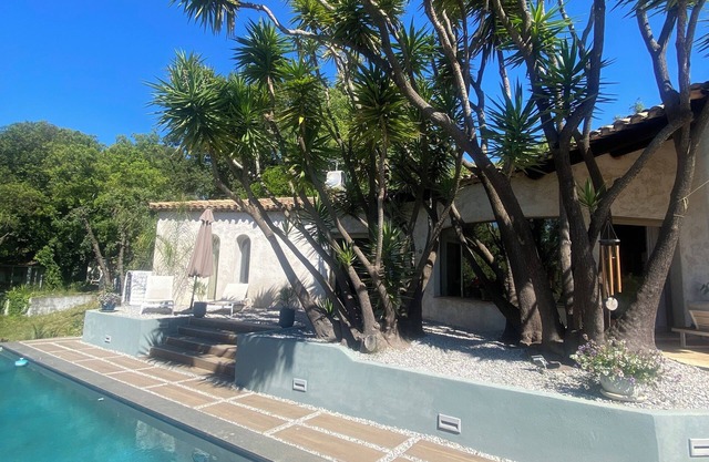 Beautiful Villa (8 prs) located in a quiet residential area.
