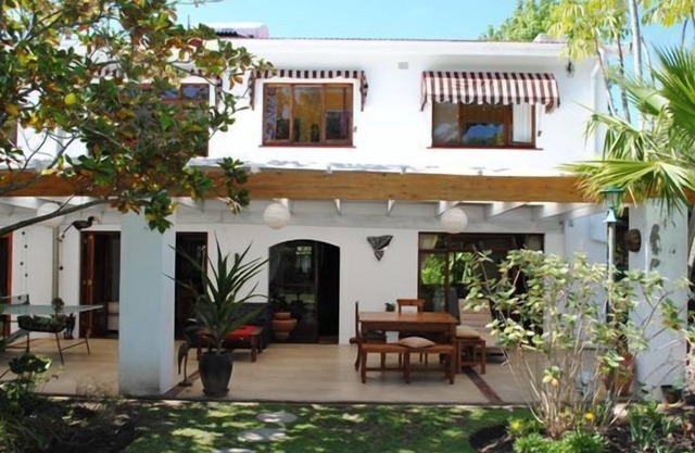 Beautiful Villa close to world class beaches & golf course, long term welcome.