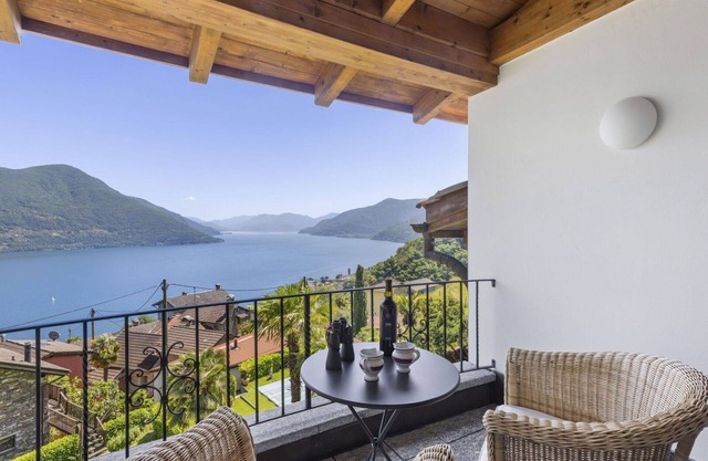 Beautiful villa for 4 guests with WIFI, TV and patio