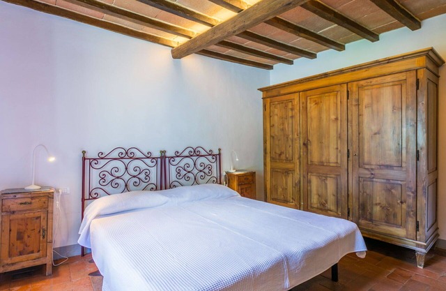 Beautiful villa for 4 guests with WIFI, TV, patio, panoramic view and parking