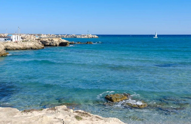 Beautiful villa for 4 guests with WIFI, A/C, TV and patio, close to Otranto