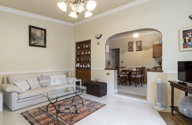Beautiful villa for 4 guests with WIFI, TV and balcony