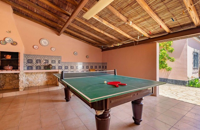 Beautiful villa for 6 people with WIFI, private pool, TV and patio