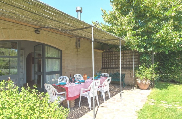 Beautiful villa in the Tuscan countryside (6/8 people), close to the sea