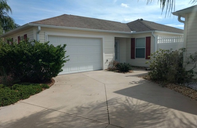 Beautiful Villa in the Heart of Florida's Friendliest Active Adult Community