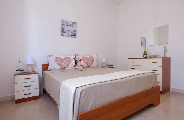 Beautiful villa for 6 guests with A/C, WIFI, TV, terrace and panoramic view