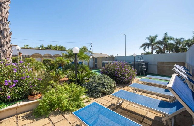 Beautiful villa for 7 guests with A/C, pool, TV and patio