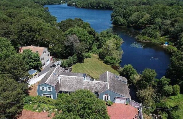 Beautiful waterfront home- mins to beach, fishing/kayak right from the backyard