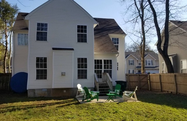 Beautifully Decorated 4 Bedroom Home in Quiet Cul De Sac