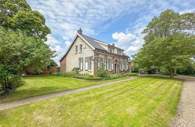 Beautifully detached home with a swimming pool