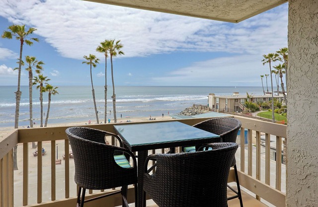 Beautifully remodeled two bedroom with panoramic ocean views!
