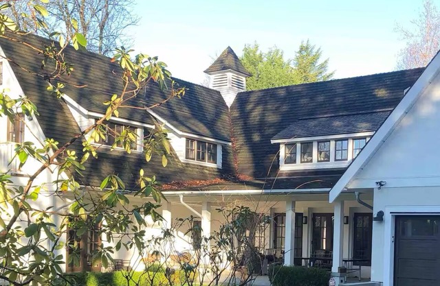 Beautifully renovated Barnhouse Suite with patio