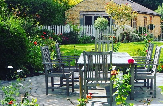 Beautifully restored barn in lovely Northamptonshire Village